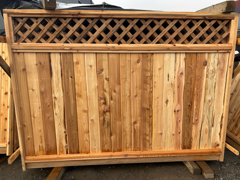 contractor-grade-fence-panel-cedar-lattice